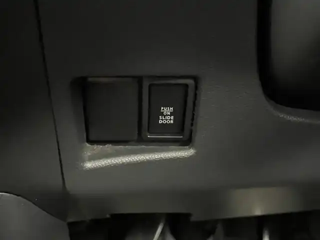 日産 ルークス ハイウェイスター 埼玉県 2012(平24)年 5.5万km スノーパールホワイト 社外ナビ　片側パワースライドドア　ＥＴＣ　ドライブレコーダー　ＣＤ　ＤＶＤ　Ｂｌｕｅｔｏｏｔｈ　地デジフルセグＴＶ　純正アルミホイール　スマートキー　オートライト　純正フロアマット　ＨＩＤヘッドライト