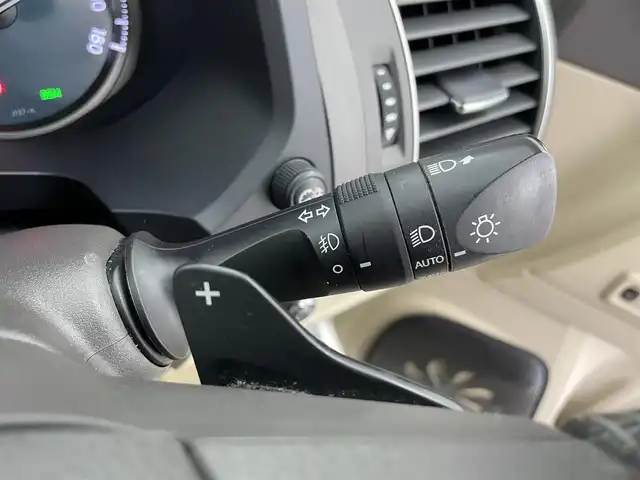 トヨタ ランドクルーザー プラド TZ－G 富山県 2020(令2)年 8.4万km ホワイトパールクリスタルシャイン 4WD/7人乗り/モデリスタエアロ/サンルーフ/純正ナビ（FM/AM/BT）/AppleCarPlay/AndroidAuto/フルセグTV/全方位カメラ/レーダークルーズコントロール/本革シート/前席パワーシート/D席シートメモリー/前席エアシート/ビルトインETC2.0/前後ドライブレコーダー/スマートキー/スペアキー1本/プッシュスタート/レーンキープアシスト/衝突被害軽減システム/BSM/前後コーナーセンサー/センターデフロック/ダウンヒルアシストコントロール/純正フロアマット/ラゲッジマット/パドルシフト/純正19インチAW