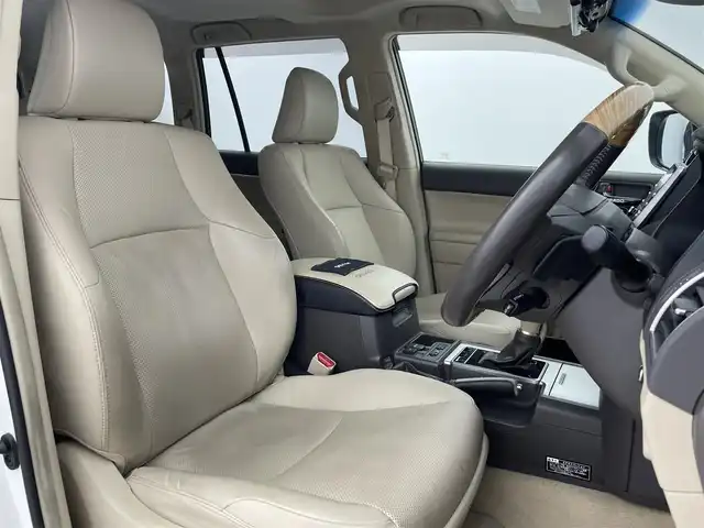 トヨタ ランドクルーザー プラド TZ－G 富山県 2020(令2)年 8.4万km ホワイトパールクリスタルシャイン 4WD/7人乗り/モデリスタエアロ/サンルーフ/純正ナビ（FM/AM/BT）/AppleCarPlay/AndroidAuto/フルセグTV/全方位カメラ/レーダークルーズコントロール/本革シート/前席パワーシート/D席シートメモリー/前席エアシート/ビルトインETC2.0/前後ドライブレコーダー/スマートキー/スペアキー1本/プッシュスタート/レーンキープアシスト/衝突被害軽減システム/BSM/前後コーナーセンサー/センターデフロック/ダウンヒルアシストコントロール/純正フロアマット/ラゲッジマット/パドルシフト/純正19インチAW
