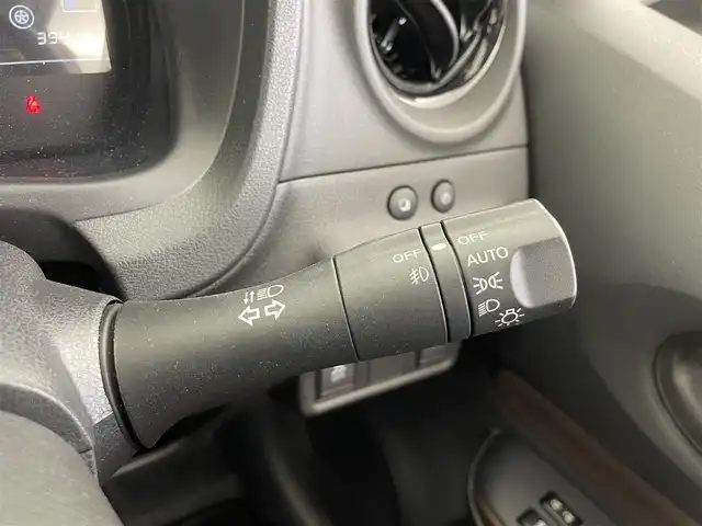 日産 ノート e－パワー メダリスト 群馬県 2017(平29)年 4万km プレミアムコロナオレンジ インテリジェントアラウンドビューモニター/インテリジェントルームミラー/プレミアムホワイトインテリアパッケージ/本革巻ステアリング（ブラウン）/プレミアムホワイトインテリア/シート地（合皮）/ドアトリムクロス（合皮）/＝＝＝＝＝＝＝/純正SDナビ【MM317D-W】/AM/FM/CD/DVD/BT/フルセグ/ETC/前方ドライブレコーダー/インテリジェントクルーズコントロール/インテリジェントエマージェンシーブレーキ/インテリジェントLI(車線逸脱防止支援システム)/LDW(車線逸脱警報)/踏み間違い防止アシスト/フロント&バックソナー/アイドリングストップ/スマートキー/プッシュスタート/LEDヘッドライト