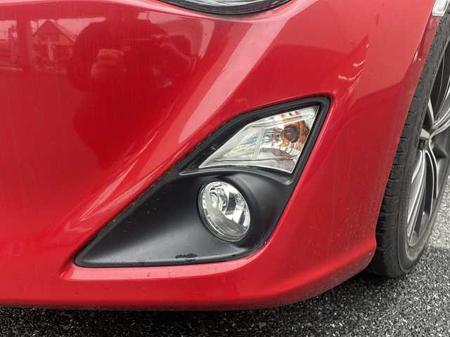 トヨタ ８６ GT リミテッド 広島県 2012(平24)年 1.1万km ライトニングレッド /登録時走行距離/　　　　　　　11096キロ/ワンオーナー/純正ナビ/バックカメラ/地デジ/前席シートヒーター/スペアキー×１/ETC/新車時整備手帳/　　【保証書】/取扱説明書/
