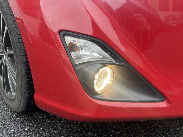 トヨタ ８６ GT リミテッド 広島県 2012(平24)年 1.1万km ライトニングレッド /登録時走行距離/　　　　　　　11096キロ/ワンオーナー/純正ナビ/バックカメラ/地デジ/前席シートヒーター/スペアキー×１/ETC/新車時整備手帳/　　【保証書】/取扱説明書/