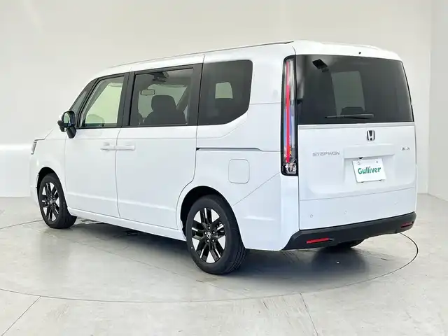 ホンダ ステップワゴン eHEV エアー EX 愛知県 2025(令7)年 0.1千km パール 登録済未使用車/純正ナビ/・フルセグ/・Bluetooth/・Apple Car Play/・Android Auto/・CD/・DVD/両側パワースライドドア/前席シートヒーター/バックカメラ/追従型クルコン/レーンキープアシスト/衝突軽減ブレーキ/コーナーセンサー/盗難防止装置/横滑り防止装置/純正アルミホイール/LEDヘッドライト/スマートキー/スペアキー/保証書/取扱説明書