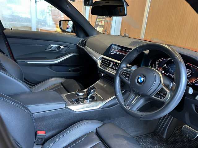 ＢＭＷ ３２０ｄ xDrive Mスポーツ EDサンライズ 宮城県 2020(令2)年 4万km メルボルンレッド 限定生産車両（色限定50台）/アクティブクルーズコントロール/レーンキープアシスト/レーンチェンジウォーニング/iDriveナビゲーションシステム/リヤビューカメラ/AppleCarPlay/ヴァーネスカレザーシート（ブラック）/メモリ機能付きパワーシート/シートヒーター/レーザーライトLEDヘッドライト/アダプティブMサスペンション/3ゾーンエアコン/アンビエントライト/ワイヤレス充電/前後ドライブレコーダー/ETC2.0車載器/純正19インチブラックAW/コンフォートアクセス