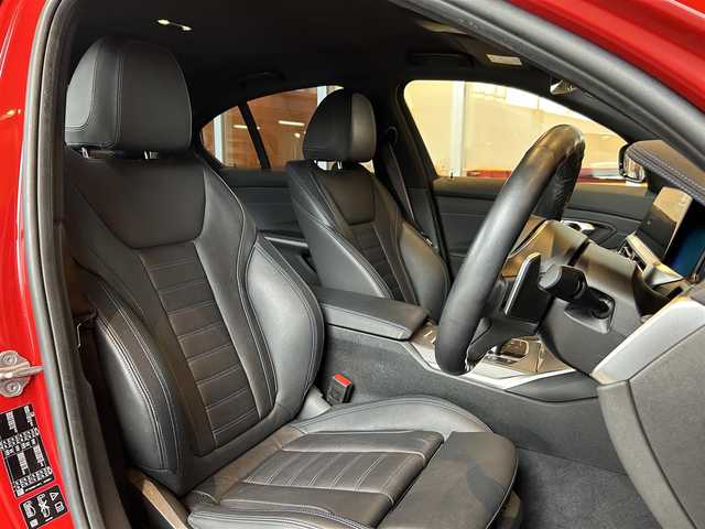 ＢＭＷ ３２０ｄ xDrive Mスポーツ EDサンライズ 宮城県 2020(令2)年 4万km メルボルンレッド 限定生産車両（色限定50台）/アクティブクルーズコントロール/レーンキープアシスト/レーンチェンジウォーニング/iDriveナビゲーションシステム/リヤビューカメラ/AppleCarPlay/ヴァーネスカレザーシート（ブラック）/メモリ機能付きパワーシート/シートヒーター/レーザーライトLEDヘッドライト/アダプティブMサスペンション/3ゾーンエアコン/アンビエントライト/ワイヤレス充電/前後ドライブレコーダー/ETC2.0車載器/純正19インチブラックAW/コンフォートアクセス