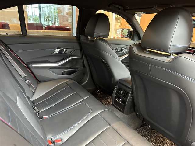 ＢＭＷ ３２０ｄ xDrive Mスポーツ EDサンライズ 宮城県 2020(令2)年 4万km メルボルンレッド 限定生産車両（色限定50台）/アクティブクルーズコントロール/レーンキープアシスト/レーンチェンジウォーニング/iDriveナビゲーションシステム/リヤビューカメラ/AppleCarPlay/ヴァーネスカレザーシート（ブラック）/メモリ機能付きパワーシート/シートヒーター/レーザーライトLEDヘッドライト/アダプティブMサスペンション/3ゾーンエアコン/アンビエントライト/ワイヤレス充電/前後ドライブレコーダー/ETC2.0車載器/純正19インチブラックAW/コンフォートアクセス