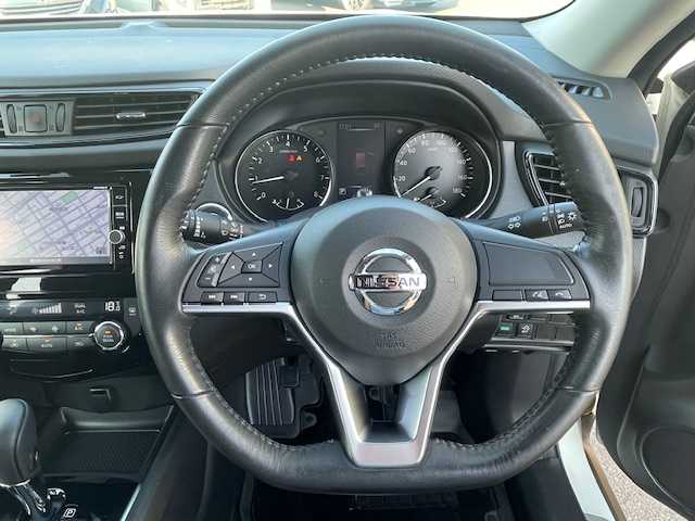日産 エクストレイル 20X 愛知県 2018(平30)年 6.9万km ブリリアントホワイトパール アラウンドビューモニター/デジタルインナーミラー/ＥＴＣ/純正ナビ・フルセグＴＶ/純正１８インチアルミホイール/純正フロアマット/純正ドアバイザー/電動リアゲート/横滑り防止装置/ダウンヒルアシストコントロール　/スマートキー
