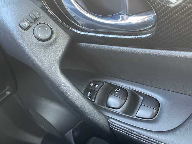 日産 エクストレイル 20X 愛知県 2018(平30)年 6.9万km ブリリアントホワイトパール アラウンドビューモニター/デジタルインナーミラー/ＥＴＣ/純正ナビ・フルセグＴＶ/純正１８インチアルミホイール/純正フロアマット/純正ドアバイザー/電動リアゲート/横滑り防止装置/ダウンヒルアシストコントロール　/スマートキー