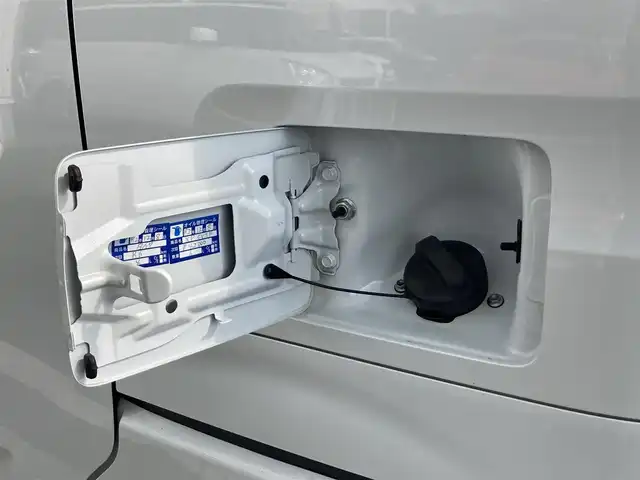 スズキ スペーシア カスタム HYBRID XS 静岡県 2019(平31)年 5.7万km ピュアホワイトP スズキセーフティサポート/社外メモリーナビ(MDV-Z704W)/　AM FM CD DVD Bluetooth USB SD/フルセグTV/ビルトインETC/LEDオートヘッドランプ/リアクリアランスソナー/ハーフレザーシート/シートヒーター(運転席)/両側パワースライドドア/純正15インチアルミホイール/スマートキー2本/リアサンシェード/後席7インチモニター/バックモニター/前後方ドライブレコーダー