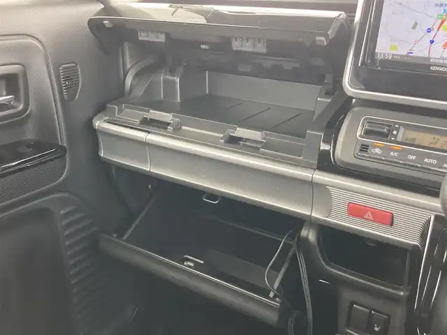 スズキ スペーシア カスタム HYBRID XS 静岡県 2019(平31)年 5.7万km ピュアホワイトP スズキセーフティサポート/社外メモリーナビ(MDV-Z704W)/　AM FM CD DVD Bluetooth USB SD/フルセグTV/ビルトインETC/LEDオートヘッドランプ/リアクリアランスソナー/ハーフレザーシート/シートヒーター(運転席)/両側パワースライドドア/純正15インチアルミホイール/スマートキー2本/リアサンシェード/後席7インチモニター/バックモニター/前後方ドライブレコーダー