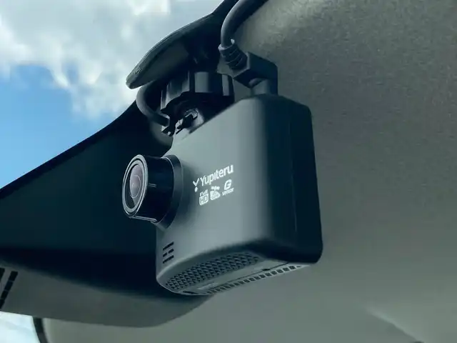 スズキ スペーシア カスタム HYBRID XS 静岡県 2019(平31)年 5.7万km ピュアホワイトP スズキセーフティサポート/社外メモリーナビ(MDV-Z704W)/　AM FM CD DVD Bluetooth USB SD/フルセグTV/ビルトインETC/LEDオートヘッドランプ/リアクリアランスソナー/ハーフレザーシート/シートヒーター(運転席)/両側パワースライドドア/純正15インチアルミホイール/スマートキー2本/リアサンシェード/後席7インチモニター/バックモニター/前後方ドライブレコーダー