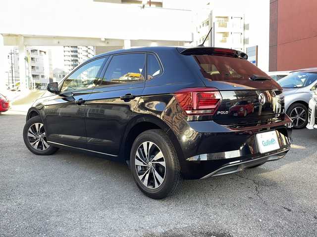 フォルクスワーゲン ポロ TSIコンフォートライン 宮崎県 2018(平30)年 4.4万km ディープブラックパールエフェクト 純正ＳＤナビ　(BT/CD/フルセグ/AM/FM)/バックカメラ/アイドリングストップ　/クルーズコントロール/純正フロアマット　/純正アルミホイール/オートライト　/ＥＴＣ2.0/ドアバイザー/横滑り防止/電動格納ミラー/MTモード付AT