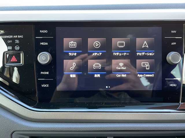 フォルクスワーゲン ポロ TSIコンフォートライン 宮崎県 2018(平30)年 4.4万km ディープブラックパールエフェクト 純正ＳＤナビ　(BT/CD/フルセグ/AM/FM)/バックカメラ/アイドリングストップ　/クルーズコントロール/純正フロアマット　/純正アルミホイール/オートライト　/ＥＴＣ2.0/ドアバイザー/横滑り防止/電動格納ミラー/MTモード付AT