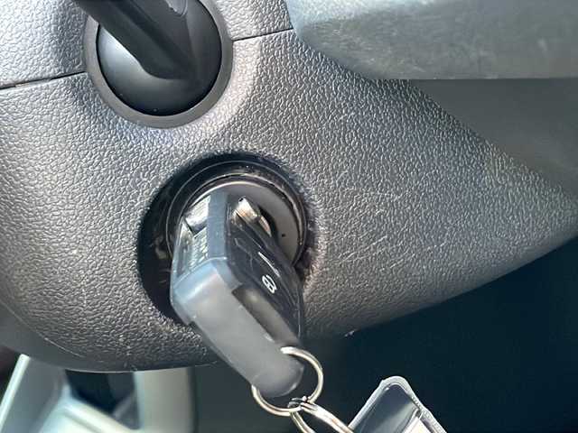 フォルクスワーゲン ポロ TSIコンフォートライン 宮崎県 2018(平30)年 4.4万km ディープブラックパールエフェクト 純正ＳＤナビ　(BT/CD/フルセグ/AM/FM)/バックカメラ/アイドリングストップ　/クルーズコントロール/純正フロアマット　/純正アルミホイール/オートライト　/ＥＴＣ2.0/ドアバイザー/横滑り防止/電動格納ミラー/MTモード付AT