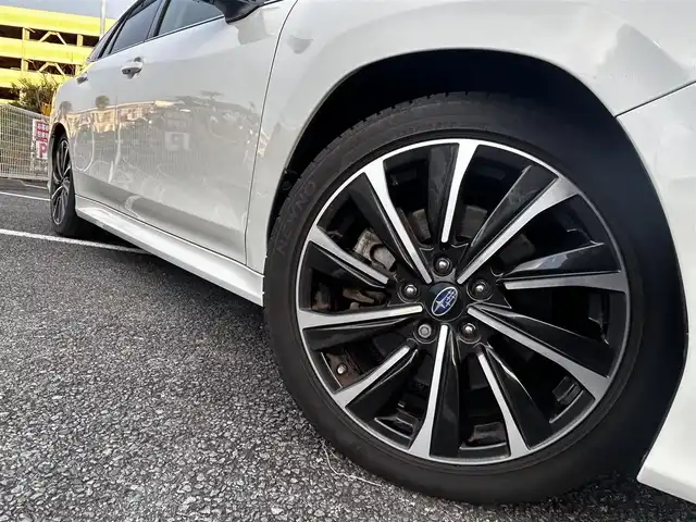 スバル レヴォーグ 1．8STIスポーツ EX 静岡県 2020(令2)年 5.7万km クリスタルホワイトP ユーザー買取車両/法人ワンオーナー/純正ナビ/【AM/FM/BT/TV】/純正18インチAW/純正LEDヘッドライト/デジタルインナーミラー/4WD/MTモード付AT/アイドリンクストップ/スマートキー/スペアキー×１/クルーズコントロール（追従走行あり）/USB入力端子/ETC/車外カメラ（バック/左サイド）/電動理アゲート/ドライブレコーダー/レザーシート/パワーシート/シートヒーター/純正エアロパーツ（フロント/リア）/横滑り防止装置/レーンアシスト/衝撃被害軽減システム/保証書/取扱説明書