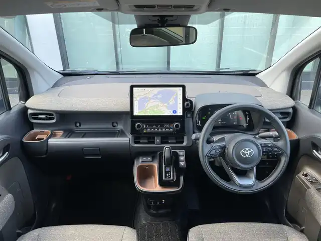 トヨタ シエンタ ハイブリッド Z 香川県 2024(令6)年 0.5万km ブラック トヨタセーフティセンス/→プリクラッシュセーフティ/→レーンディパーチャーアラート/→レーダークルーズコントロール/→アダプティブハイビームアシスト/→ロードサインアシスト/→ドライバー異常時対応システム/→プロアクティブドライビングアシスト/→発信遅れ告知機能/純正10.5型インチディスプレイオーディオ/【フルセグＴＶ/AM/FM//Bluetooth】/パノラミックビューモニター/バックカメラ/シートヒーター/革巻きステアリング/ステアリングヒーター/両側パワースライドドア/リアロールサンシェード/LEDライト/純正15インチアルミホイール/ETC2.0/スマートキー/プッシュスタート