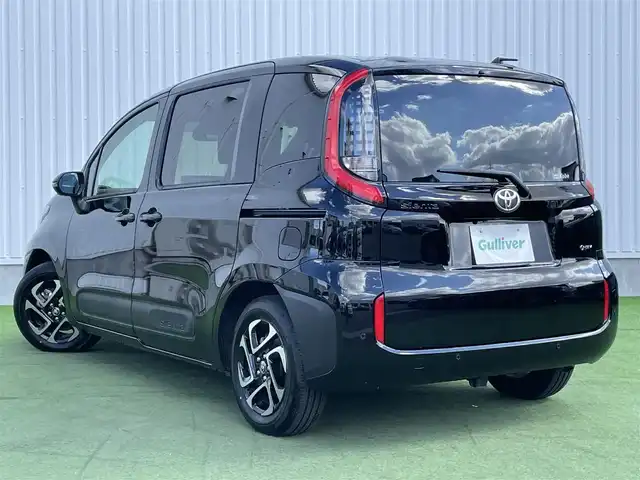 トヨタ シエンタ ハイブリッド Z 香川県 2024(令6)年 0.5万km ブラック トヨタセーフティセンス/→プリクラッシュセーフティ/→レーンディパーチャーアラート/→レーダークルーズコントロール/→アダプティブハイビームアシスト/→ロードサインアシスト/→ドライバー異常時対応システム/→プロアクティブドライビングアシスト/→発信遅れ告知機能/純正10.5型インチディスプレイオーディオ/【フルセグＴＶ/AM/FM//Bluetooth】/パノラミックビューモニター/バックカメラ/シートヒーター/革巻きステアリング/ステアリングヒーター/両側パワースライドドア/リアロールサンシェード/LEDライト/純正15インチアルミホイール/ETC2.0/スマートキー/プッシュスタート