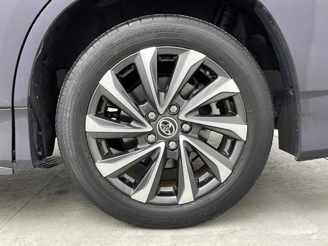 トヨタ ヴォクシー ハイブリッド S－Z 大阪府 2022(令4)年 1.6万km スパークリングブラックパールクリスタルシャイン 純正10.5インチディスプレイオーディオナビ/【フルセグTV/Bluetooth/HDMI/FM/AM】/快適利便パッケージ(High)/・両側ハンズフリーパワースライドドア/・後席シートヒーター/・後席オットマン/・パワーバックドア/・nanoe/プロジェクター式三眼LEDヘッドライト/ユニバーサルステップ/100V電源/バックカメラ/トヨタセーフティセンス/・プリクラッシュセーフティー/・オートマチックハイビーム/・レーントレーシングアシスト/・レーンディパーチャーアラート/・レーダークルーズコントロール/・パーキングサポートブレーキ/・ロードサインアシスト/・後退速度抑制/前後コーナーセンサー/ハーフレザーシート/前後シートヒーター/ステアリングヒーター/後席サンシェード/オートリトラミラー/オートホールド/純正17インチAW/ビルトインETC2.0/WAC/スマートキー/プッシュスタート