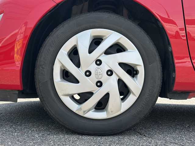 トヨタ アクア S 愛知県 2015(平27)年 11.6万km スーパーレッドⅤ /禁煙車//純正ナビ・フルセグTV//バックカメラ//ビルトインETC//前席シートヒーター//スマートキー//プッシュスタート//電動格納ミラーウインカー//EVモード/ECOモード//ステアリングスイッチ//横滑り防止装置//ドアバイザー//純正フロアマット//取扱説明書//スペアキー