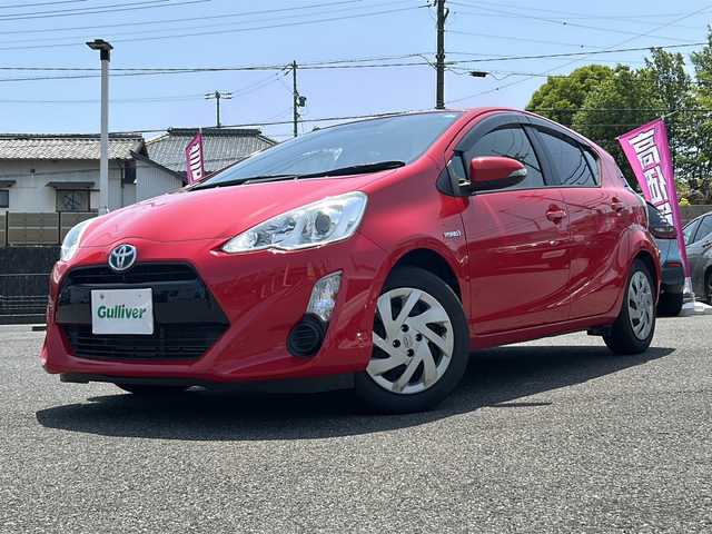 トヨタ アクア S 愛知県 2015(平27)年 11.6万km スーパーレッドⅤ /禁煙車//純正ナビ・フルセグTV//バックカメラ//ビルトインETC//前席シートヒーター//スマートキー//プッシュスタート//電動格納ミラーウインカー//EVモード/ECOモード//ステアリングスイッチ//横滑り防止装置//ドアバイザー//純正フロアマット//取扱説明書//スペアキー