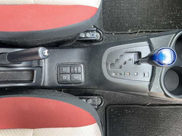 トヨタ アクア S 愛知県 2015(平27)年 11.6万km スーパーレッドⅤ /禁煙車//純正ナビ・フルセグTV//バックカメラ//ビルトインETC//前席シートヒーター//スマートキー//プッシュスタート//電動格納ミラーウインカー//EVモード/ECOモード//ステアリングスイッチ//横滑り防止装置//ドアバイザー//純正フロアマット//取扱説明書//スペアキー