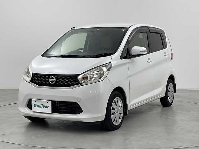 日産 デイズ X 群馬県 2014(平26)年 6.7万km ホワイトパール ナビ　フルセグＴＶ　Ｂｌｕｅｔｏｏｔｈ　全周囲カメラ　ＥＴＣ　前後ドラレコ　スマートキー　プッシュスタート　アイドリングストップ　ヘッドライトレベライザー　電動格納ミラー　ドアバイザー　禁煙車