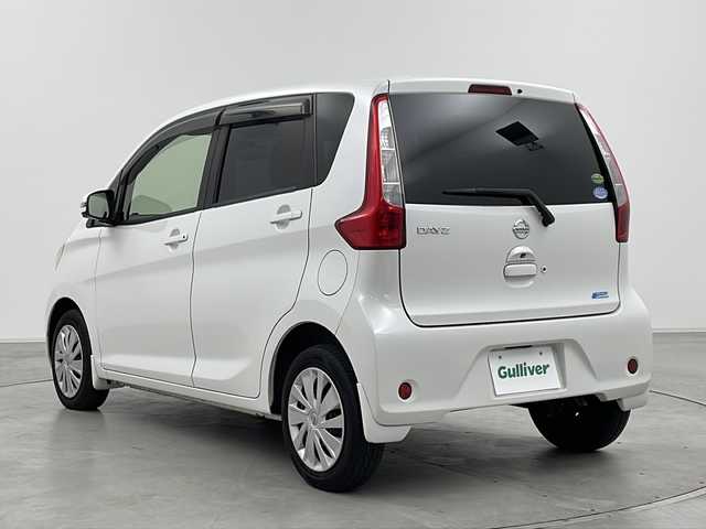 日産 デイズ X 群馬県 2014(平26)年 6.7万km ホワイトパール ナビ　フルセグＴＶ　Ｂｌｕｅｔｏｏｔｈ　全周囲カメラ　ＥＴＣ　前後ドラレコ　スマートキー　プッシュスタート　アイドリングストップ　ヘッドライトレベライザー　電動格納ミラー　ドアバイザー　禁煙車