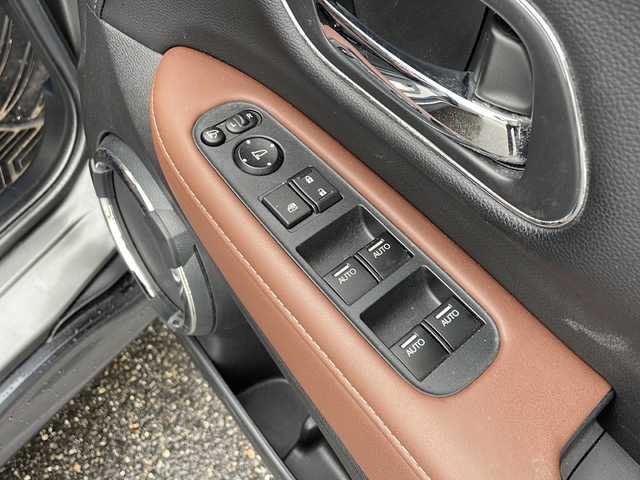 ホンダ ヴェゼル ツーリング・ホンダセンシング 新潟県 2019(平31)年 5.3万km スーパープラチナグレーメタリック 純正ナビ/（BT/FM/AM/フルセグTV)/バックカメラ/ハーフレザーシート/シートヒーター/ステアリングスイッチ/パドルシフト/前後ドライブレコーダー/ルーフレール/ワイパーデアイサー/電格ミラー/ウィンカーミラー/純正18インチアルミホイール/ビルトインETC