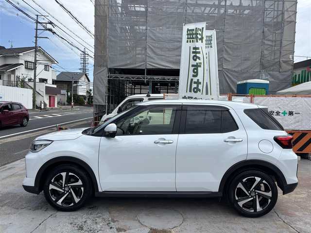 トヨタ ライズ Z 京都府 2022(令4)年 3.2万km シャイニングホワイトパール ワンオーナー　禁煙/スマートアシスト/純正メモリーSDナビ/フルセグTV/Bluetooth/HDMI/USB/ETC/クリアランスソナー/レーダークルーズ/クリアランスソナー/HOLD/シートヒーター/LEDヘットライト/スマートキー2個/保証書/説明書