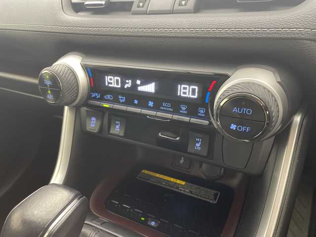 トヨタ ＲＡＶ４ G Zパッケージ 新潟県 2021(令3)年 5万km アティチュードブラックマイカ ディスプレイオーディオ（ナビ機能あり）/アラウンドビューモニター/モデリスタエアロ/サンルーフ/レーダークルーズコントロール/パワーバックドア/パワーシート/シートメモリ/前席シートヒーター/デジタルインナーミラー/プッシュスタート/レーンキープアラート/ETC/LEDライト/オートライト/オートハイビーム/置くだけ充電