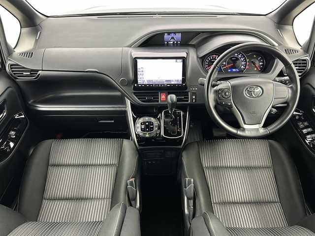トヨタ ヴォクシー ZS 煌Ⅱ 宮城県 2019(平31)年 7.1万km ブラック Toyota Safety Sense /・プリクラッシュセーフティ/・レーンディパーチャーアラート/・オートマチックハイビーム/ALPINE製10インチフリップダウンモニター/【RSH10S-L】/クルーズコントロール/ALPINE製9インチナビ/・BT.CD.DVD.SD.USB.HDMI/バックカメラ/フルセグTV/両側パワースライドドア/ETC/プッシュスタート/スマートキー×２/ステアリングスイッチ/LEDヘッドライト/LEDフォグライト/純正フロアマット/純正16インチAW/純正ドアバイザー/ロールサンシェード/シートバックテーブル