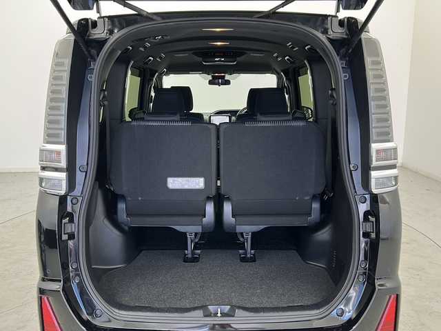 トヨタ ヴォクシー ZS 煌Ⅱ 宮城県 2019(平31)年 7.1万km ブラック Toyota Safety Sense /・プリクラッシュセーフティ/・レーンディパーチャーアラート/・オートマチックハイビーム/ALPINE製10インチフリップダウンモニター/【RSH10S-L】/クルーズコントロール/ALPINE製9インチナビ/・BT.CD.DVD.SD.USB.HDMI/バックカメラ/フルセグTV/両側パワースライドドア/ETC/プッシュスタート/スマートキー×２/ステアリングスイッチ/LEDヘッドライト/LEDフォグライト/純正フロアマット/純正16インチAW/純正ドアバイザー/ロールサンシェード/シートバックテーブル