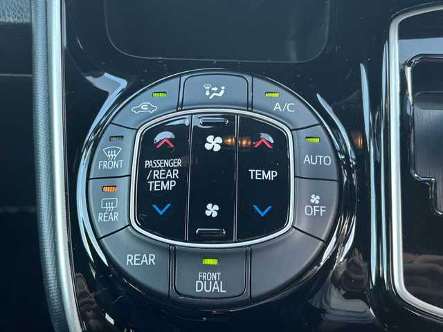 トヨタ ヴォクシー ZS 煌Ⅱ 宮城県 2019(平31)年 7.1万km ブラック Toyota Safety Sense /・プリクラッシュセーフティ/・レーンディパーチャーアラート/・オートマチックハイビーム/ALPINE製10インチフリップダウンモニター/【RSH10S-L】/クルーズコントロール/ALPINE製9インチナビ/・BT.CD.DVD.SD.USB.HDMI/バックカメラ/フルセグTV/両側パワースライドドア/ETC/プッシュスタート/スマートキー×２/ステアリングスイッチ/LEDヘッドライト/LEDフォグライト/純正フロアマット/純正16インチAW/純正ドアバイザー/ロールサンシェード/シートバックテーブル