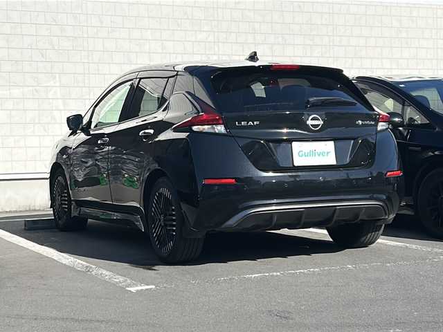 日産 リーフ X Vセレクション 静岡県 2023(令5)年 1.8万km 黒Ｍ /ワンオーナー//純正ナビ/地デジTV//純正Bluetooth//バック/全周囲カメラ//プロパイロット//ブラインドスポットモニター//デジタルインナーミラー//ビルトインETC//純正17インチAW//シートヒーター//ステアリングヒーター//ドライブレコーダー//スマートキー//スペアキー//保証書//取説