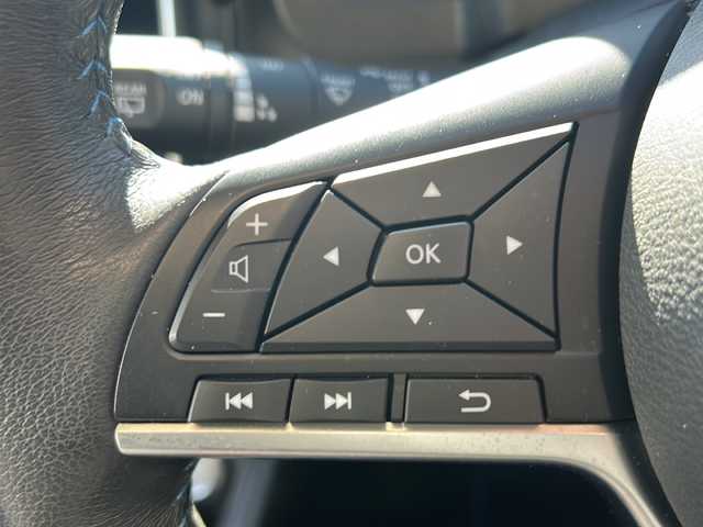 日産 リーフ X Vセレクション 静岡県 2023(令5)年 1.8万km 黒Ｍ /ワンオーナー//純正ナビ/地デジTV//純正Bluetooth//バック/全周囲カメラ//プロパイロット//ブラインドスポットモニター//デジタルインナーミラー//ビルトインETC//純正17インチAW//シートヒーター//ステアリングヒーター//ドライブレコーダー//スマートキー//スペアキー//保証書//取説