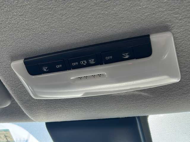 日産 リーフ X Vセレクション 静岡県 2023(令5)年 1.8万km 黒Ｍ /ワンオーナー//純正ナビ/地デジTV//純正Bluetooth//バック/全周囲カメラ//プロパイロット//ブラインドスポットモニター//デジタルインナーミラー//ビルトインETC//純正17インチAW//シートヒーター//ステアリングヒーター//ドライブレコーダー//スマートキー//スペアキー//保証書//取説