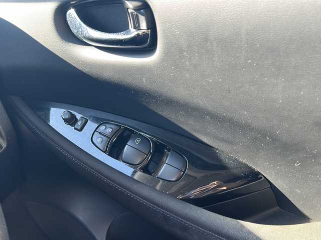 日産 リーフ X Vセレクション 静岡県 2023(令5)年 1.8万km 黒Ｍ /ワンオーナー//純正ナビ/地デジTV//純正Bluetooth//バック/全周囲カメラ//プロパイロット//ブラインドスポットモニター//デジタルインナーミラー//ビルトインETC//純正17インチAW//シートヒーター//ステアリングヒーター//ドライブレコーダー//スマートキー//スペアキー//保証書//取説