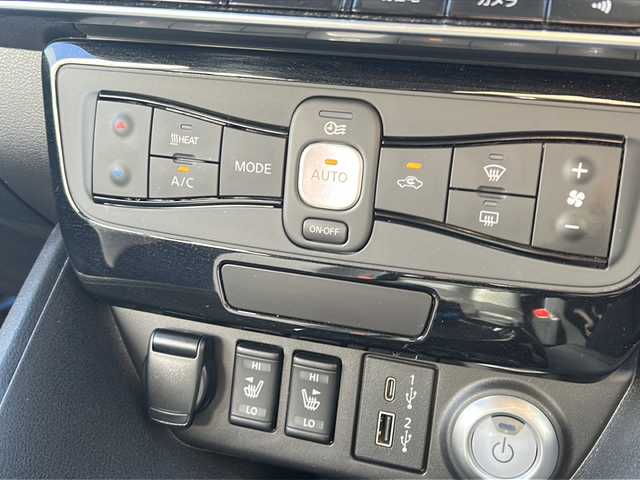 日産 リーフ X Vセレクション 静岡県 2023(令5)年 1.8万km 黒Ｍ /ワンオーナー//純正ナビ/地デジTV//純正Bluetooth//バック/全周囲カメラ//プロパイロット//ブラインドスポットモニター//デジタルインナーミラー//ビルトインETC//純正17インチAW//シートヒーター//ステアリングヒーター//ドライブレコーダー//スマートキー//スペアキー//保証書//取説