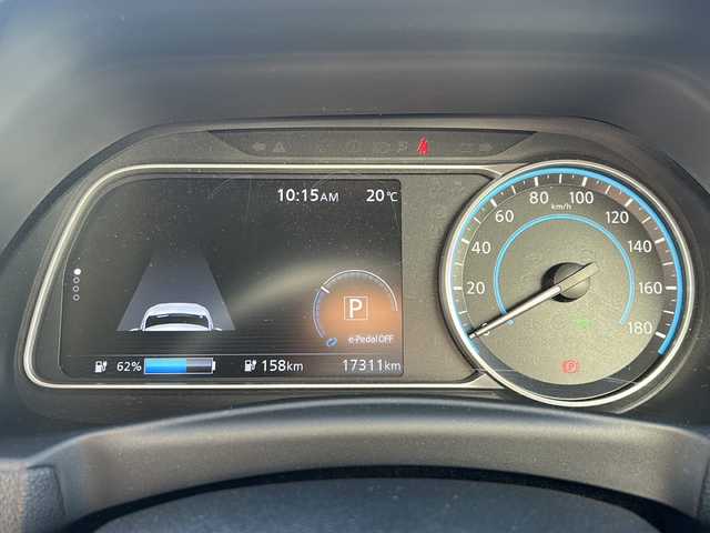 日産 リーフ X Vセレクション 静岡県 2023(令5)年 1.8万km 黒Ｍ /ワンオーナー//純正ナビ/地デジTV//純正Bluetooth//バック/全周囲カメラ//プロパイロット//ブラインドスポットモニター//デジタルインナーミラー//ビルトインETC//純正17インチAW//シートヒーター//ステアリングヒーター//ドライブレコーダー//スマートキー//スペアキー//保証書//取説