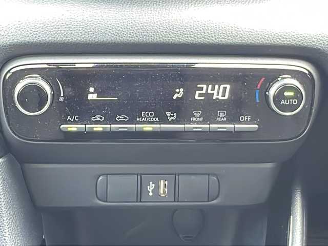 トヨタ ヤリス G 静岡県 2023(令5)年 1.6万km ブラック ディスプレイオーディオナビ/Bluetooth/バックカメラ/セーフティセンス/前車追従クルーズコントロール/オートハイビーム/レーンキープアシスト/オートエアコン/スマートキー/ETC/保証書/取説