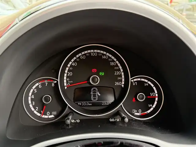 フォルクスワーゲン ザ・ビートル カブリオレ 長崎県 2014(平26)年 10.5万km 黒 登録時104120km/純正ナビ/・TV/・DVD/・Bluetooth/バックカメラ/D＋N席シートヒーター/オートヘッドライト/オープンカー/電動格納ミラー/MT付きAT