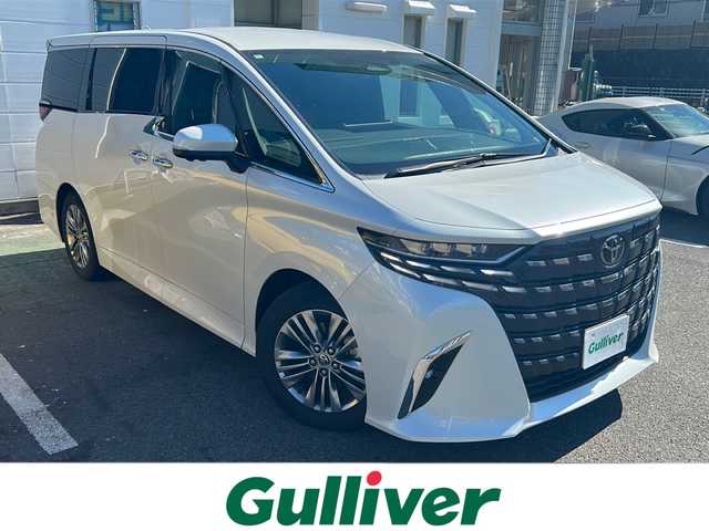 トヨタ アルファード Z 愛知県 2024(令6)年 0.6万km プラチナホワイトパールマイカ /禁煙車/ワンオーナー//左右独立ムーンルーフ//14インチHDディスプレイオーディオ//コネクティッドナビ/フルセグTV//Bluetooth/USB・HDMI//バックカメラ・パノラミックビューモニター//ビルトインETC2.0//ワイヤレス充電//デジタルインナーミラー//トヨタセーフティセンス//プリクラッシュセーフティ//レーントレーシングアシスト//レーンディパーチャーアラート//アダプティブハイビーム//オートハイビーム//レーダークルーズコントロール//パーキングサポートブレーキ//ロードサインアシスト//ブラインドスポットモニター//プロドライビングアシスト//黒合皮革シート//1・2列目パワーシート（D席メモリ付き）//1・2列目シートヒーター・シートベンチレーション//ステアリングヒーター//パワーバックドア//ユニバーサルステップ//電動パーキング・ブレーキホールド//後席用パワーサイドシェード//3眼LEDオートライト//電動格納ミラーウィンカー//純正１８インチアルミ//取扱説明書/新車保証書//スペアキー