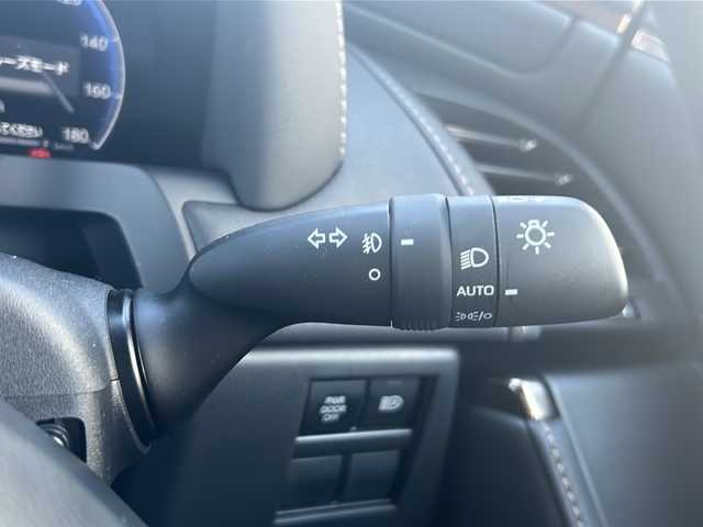 トヨタ アルファード Z 愛知県 2024(令6)年 0.6万km プラチナホワイトパールマイカ /禁煙車/ワンオーナー//左右独立ムーンルーフ//14インチHDディスプレイオーディオ//コネクティッドナビ/フルセグTV//Bluetooth/USB・HDMI//バックカメラ・パノラミックビューモニター//ビルトインETC2.0//ワイヤレス充電//デジタルインナーミラー//トヨタセーフティセンス//プリクラッシュセーフティ//レーントレーシングアシスト//レーンディパーチャーアラート//アダプティブハイビーム//オートハイビーム//レーダークルーズコントロール//パーキングサポートブレーキ//ロードサインアシスト//ブラインドスポットモニター//プロドライビングアシスト//黒合皮革シート//1・2列目パワーシート（D席メモリ付き）//1・2列目シートヒーター・シートベンチレーション//ステアリングヒーター//パワーバックドア//ユニバーサルステップ//電動パーキング・ブレーキホールド//後席用パワーサイドシェード//3眼LEDオートライト//電動格納ミラーウィンカー//純正１８インチアルミ//取扱説明書/新車保証書//スペアキー