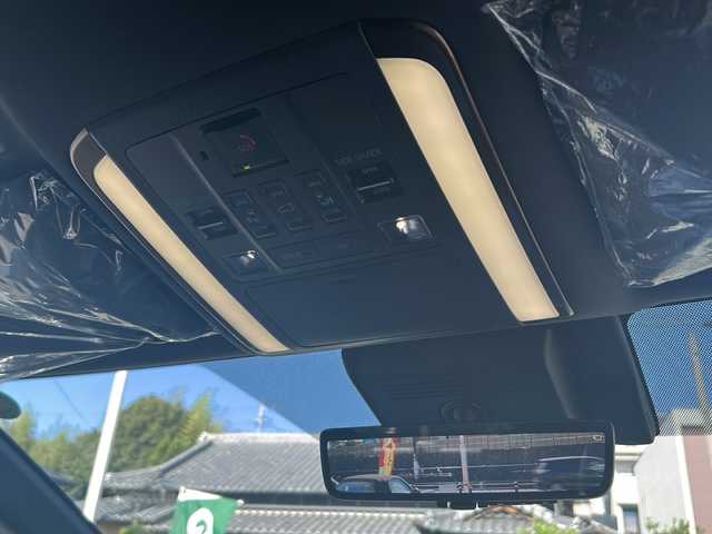 トヨタ アルファード Z 愛知県 2024(令6)年 0.6万km プラチナホワイトパールマイカ /禁煙車/ワンオーナー//左右独立ムーンルーフ//14インチHDディスプレイオーディオ//コネクティッドナビ/フルセグTV//Bluetooth/USB・HDMI//バックカメラ・パノラミックビューモニター//ビルトインETC2.0//ワイヤレス充電//デジタルインナーミラー//トヨタセーフティセンス//プリクラッシュセーフティ//レーントレーシングアシスト//レーンディパーチャーアラート//アダプティブハイビーム//オートハイビーム//レーダークルーズコントロール//パーキングサポートブレーキ//ロードサインアシスト//ブラインドスポットモニター//プロドライビングアシスト//黒合皮革シート//1・2列目パワーシート（D席メモリ付き）//1・2列目シートヒーター・シートベンチレーション//ステアリングヒーター//パワーバックドア//ユニバーサルステップ//電動パーキング・ブレーキホールド//後席用パワーサイドシェード//3眼LEDオートライト//電動格納ミラーウィンカー//純正１８インチアルミ//取扱説明書/新車保証書//スペアキー