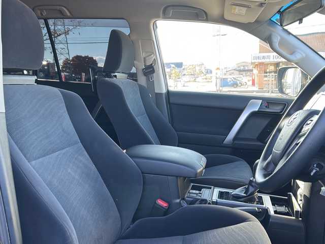 トヨタ ランドクルーザー プラド TX 秋田県 2020(令2)年 5.9万km ブラック 社外メモリナビ/社外CD、DVD、BT、TV/バックカメラ/純正17インチAW/ETC/保証書、取説/４WD