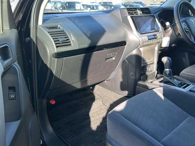 トヨタ ランドクルーザー プラド TX 秋田県 2020(令2)年 5.9万km ブラック 社外メモリナビ/社外CD、DVD、BT、TV/バックカメラ/純正17インチAW/ETC/保証書、取説/４WD