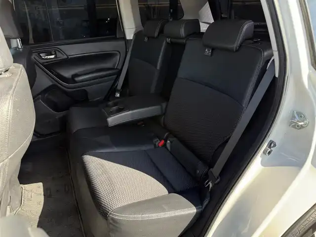 スバル フォレスター 2．0XT アイサイト 栃木県 2014(平26)年 11万km サテンホワイトパール 車検期限令和9年6月23日まで/サンルーフ/社外ナビ/Bluetoothオーディオ/DVD再生機能/フルセグTV走行中視聴可能/バックカメラ/アイサイト/レーダークルーズコントロール/パワーバックドア/ハーフレザーシート/パワーシート/シートヒーター/純正18インチAW/スマートキー×2