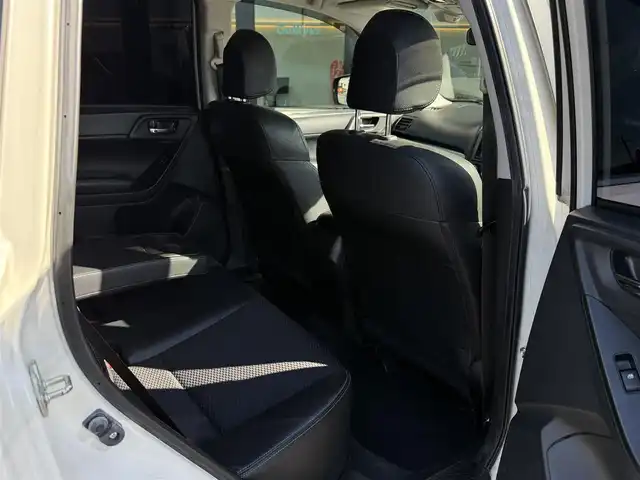 スバル フォレスター 2．0XT アイサイト 栃木県 2014(平26)年 11万km サテンホワイトパール 車検期限令和9年6月23日まで/サンルーフ/社外ナビ/Bluetoothオーディオ/DVD再生機能/フルセグTV走行中視聴可能/バックカメラ/アイサイト/レーダークルーズコントロール/パワーバックドア/ハーフレザーシート/パワーシート/シートヒーター/純正18インチAW/スマートキー×2