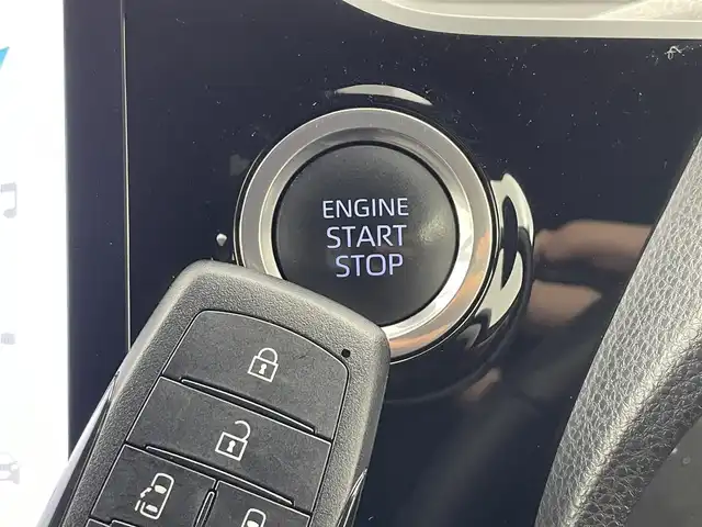 トヨタ ノア S－Z 宮城県 2022(令4)年 4.3万km グリッターブラックガラスフレーク 純正ナビ/・BT接続/フルセグTV/・CD/DVD/ミュージックプレイヤー/トヨタセーフティセンス/・アラウンドビューモニター/・アドバンスパーク/・デジタルインナーミラー/・ヘッドアップディスプレイ/両側パワースライドドア/・ユニバーサルステップ/三眼LEDヘッドライト/・フォグランプ/純正17インチAW/ビルトインETC