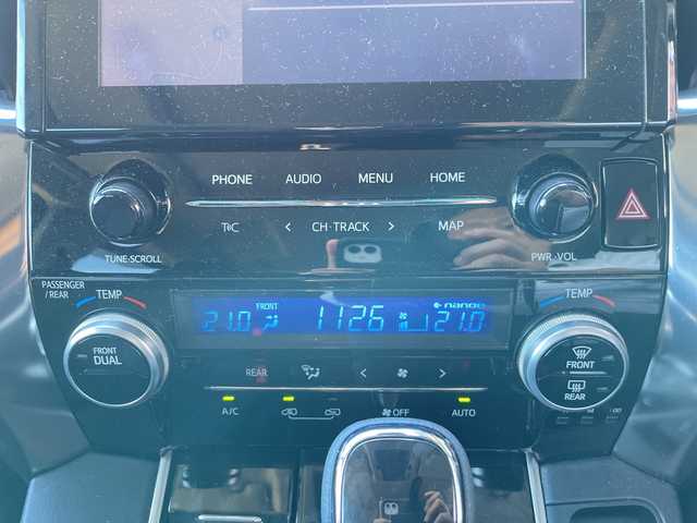 トヨタ アルファード S 神奈川県 2023(令5)年 1.3万km ホワイトパールクリスタルシャイン ワンオーナー/ダブルサンルーフ/純正ナビ（BT/AM/FM/Miracast）/フルセグTV/バックカメラ/トヨタセーフティセンス/レーンキープアシスト/レーダークルーズコントロール/クリアランスソナー/オートハイビーム/横滑り防止装置/両側パワースライドドア/革巻きステアリング/ステアリングスイッチ/LEDヘッドライト/フォグランプ/ビルトインETC/社外フロアマット/純正ドアバイザー/スマートキー　2本/プッシュスタート/保証書/取扱説明書